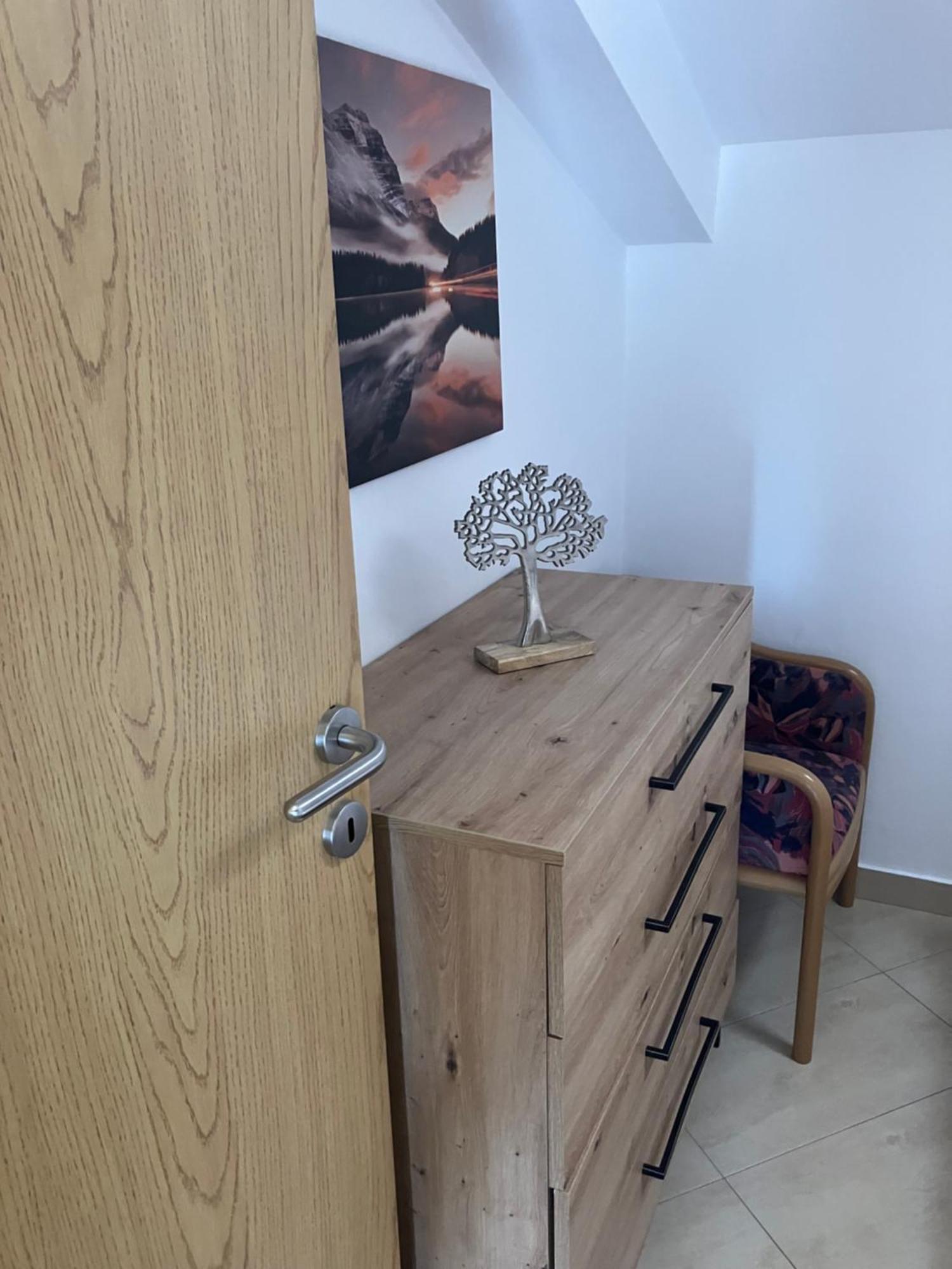 Apartman Voch Zambratija  Ngoại thất bức ảnh
